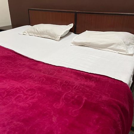 Raja Guest House -- Jalandhar Railway Station -- For Family, Couples, Travellers Luaran gambar