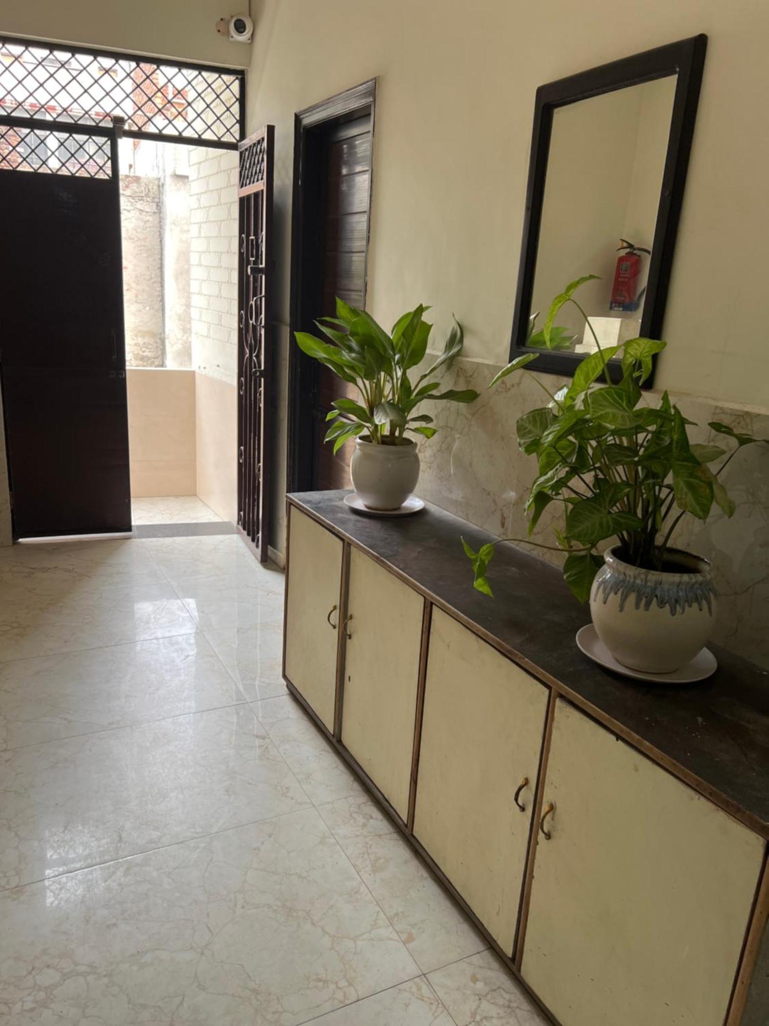 Raja Guest House -- Jalandhar Railway Station -- For Family, Couples, Travellers Luaran gambar