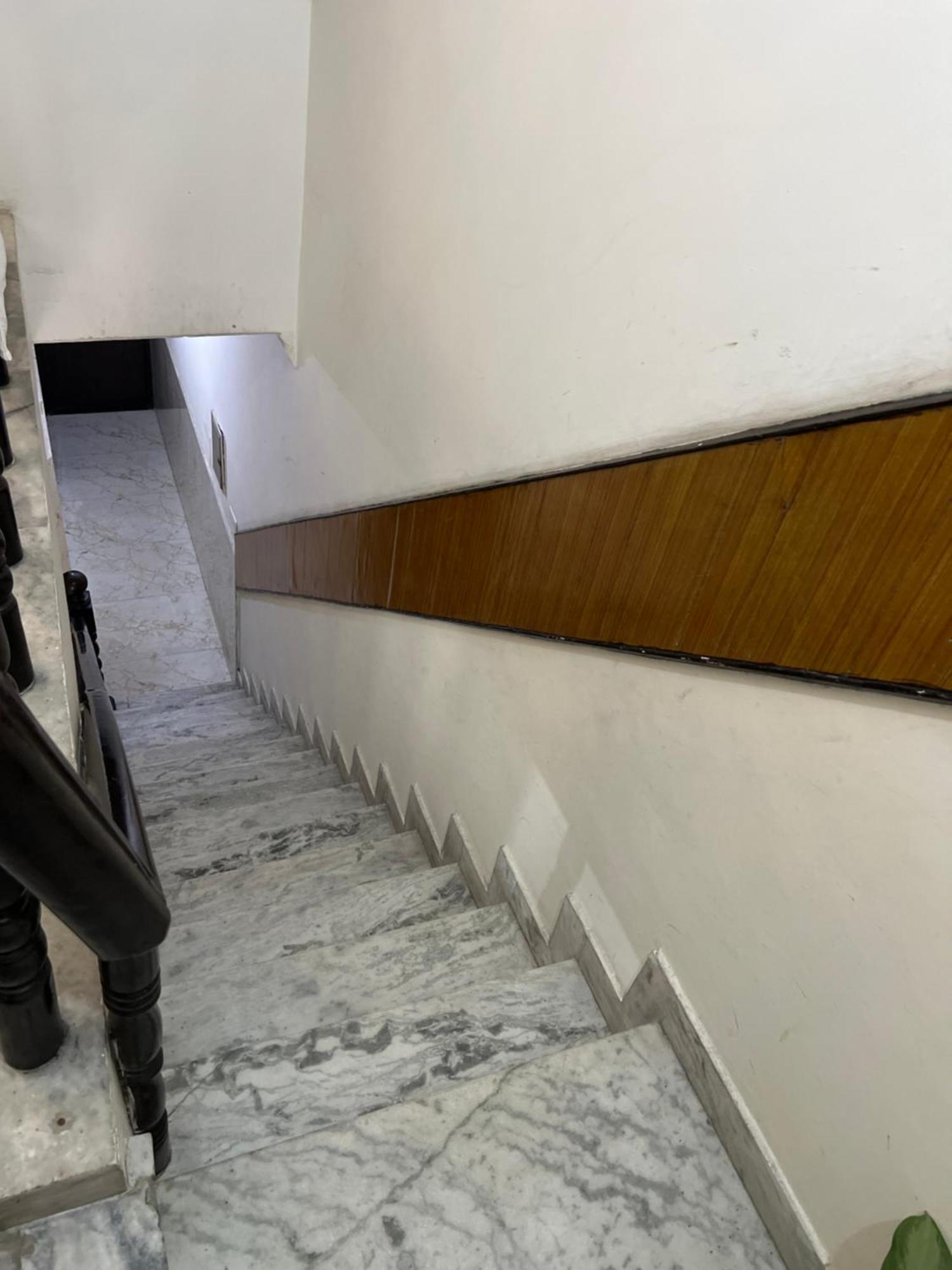 Raja Guest House -- Jalandhar Railway Station -- For Family, Couples, Travellers Luaran gambar
