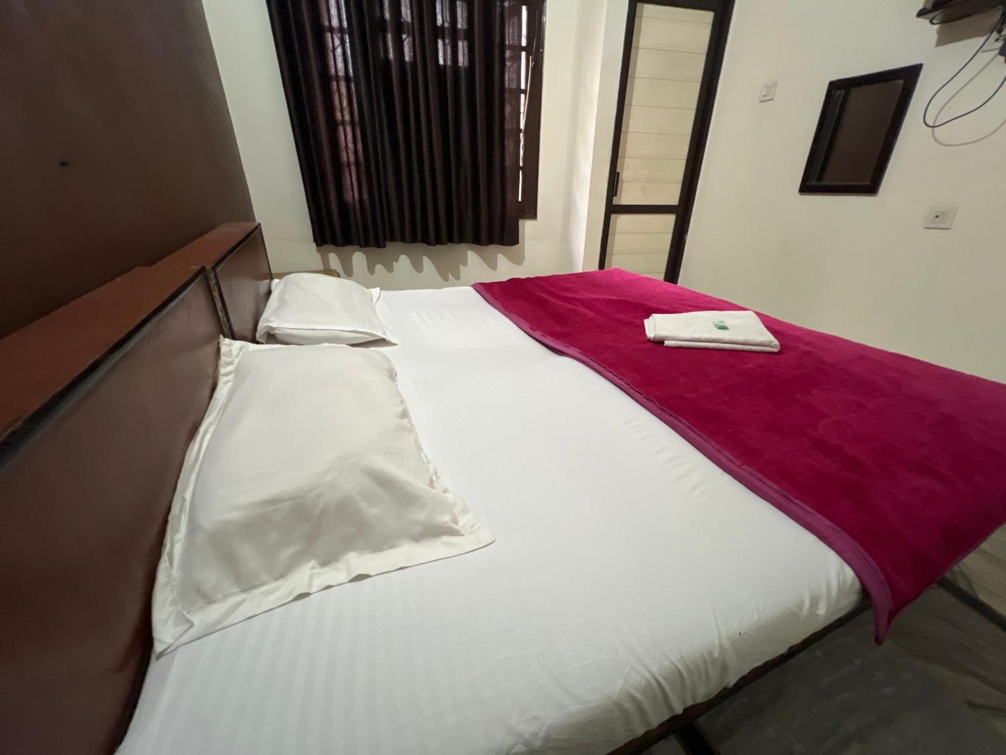 Raja Guest House -- Jalandhar Railway Station -- For Family, Couples, Travellers Luaran gambar
