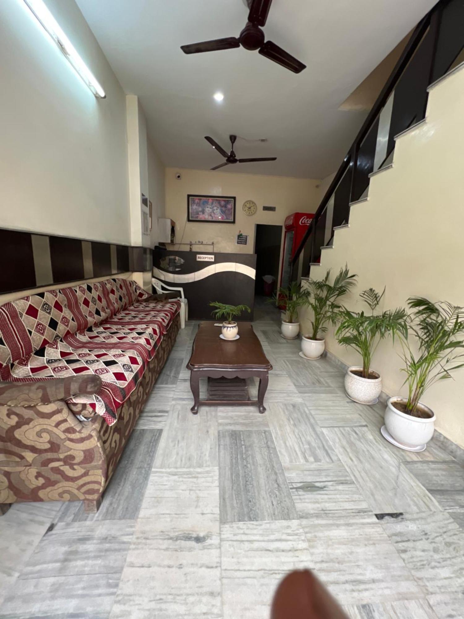 Raja Guest House -- Jalandhar Railway Station -- For Family, Couples, Travellers Luaran gambar