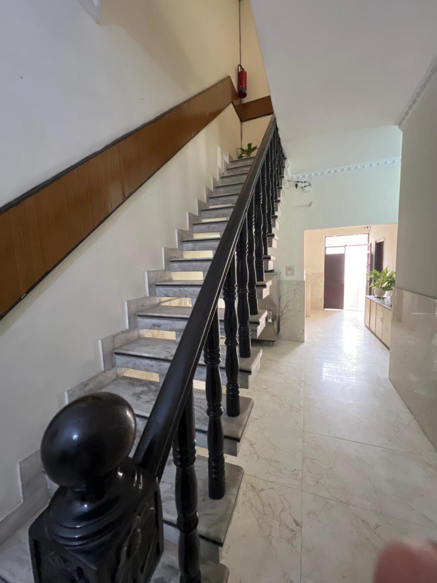 Raja Guest House -- Jalandhar Railway Station -- For Family, Couples, Travellers Luaran gambar