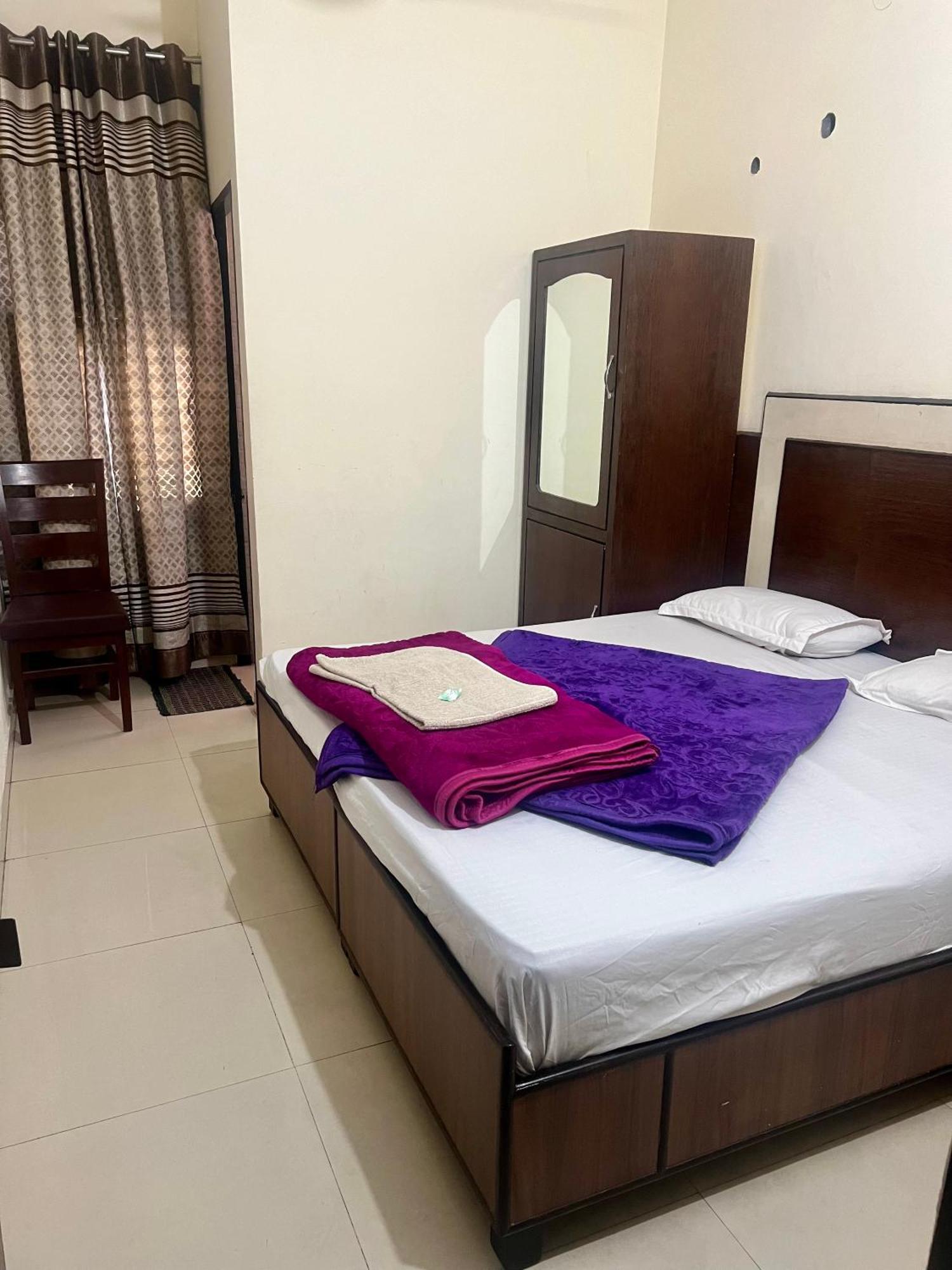 Raja Guest House -- Jalandhar Railway Station -- For Family, Couples, Travellers Luaran gambar